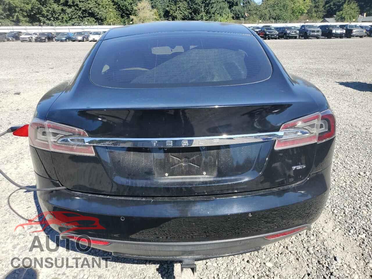 TESLA MODEL S 2015 - 5YJSA1S28FF082757