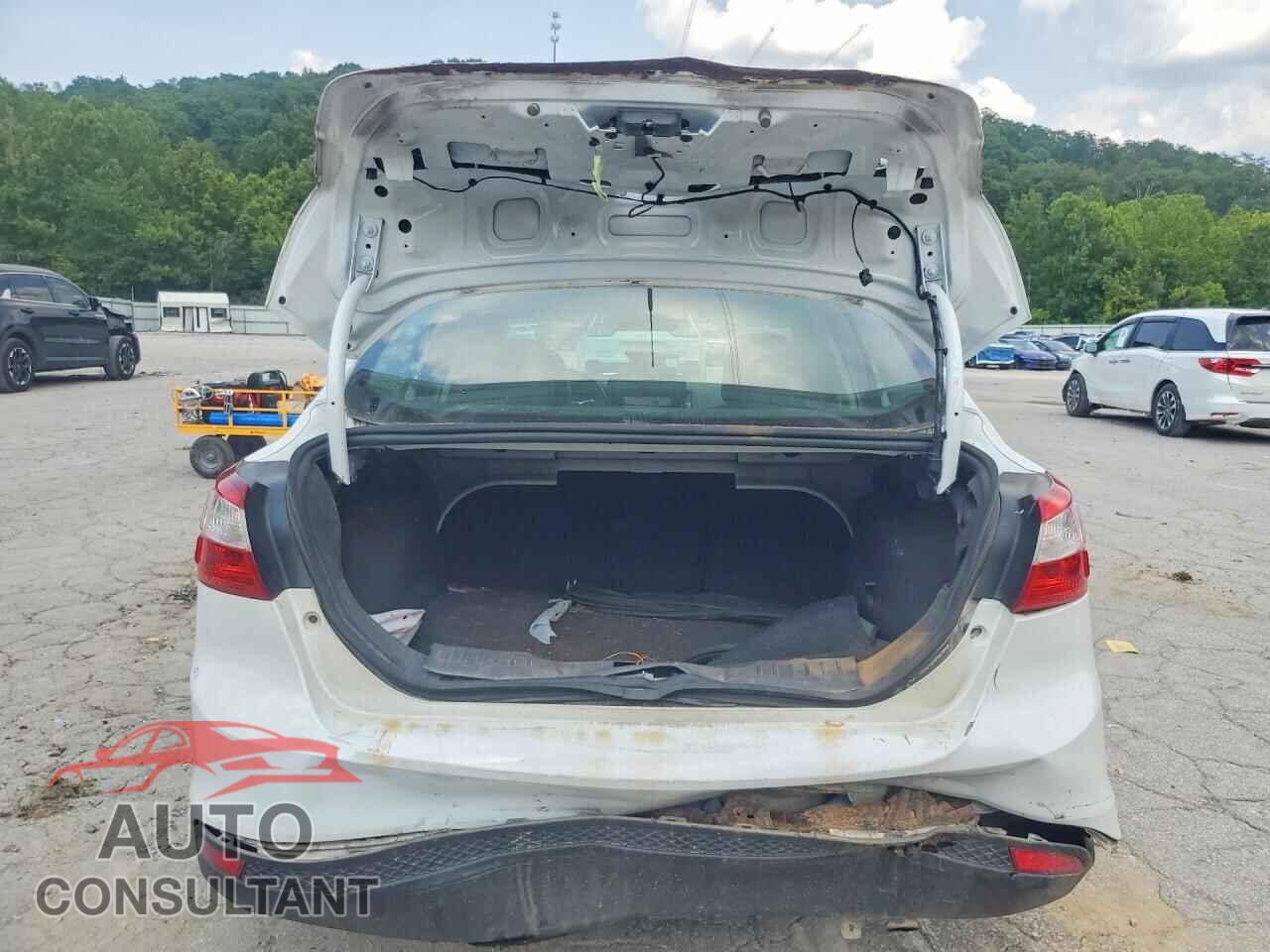 FORD FOCUS 2014 - 1FADP3F20EL405360