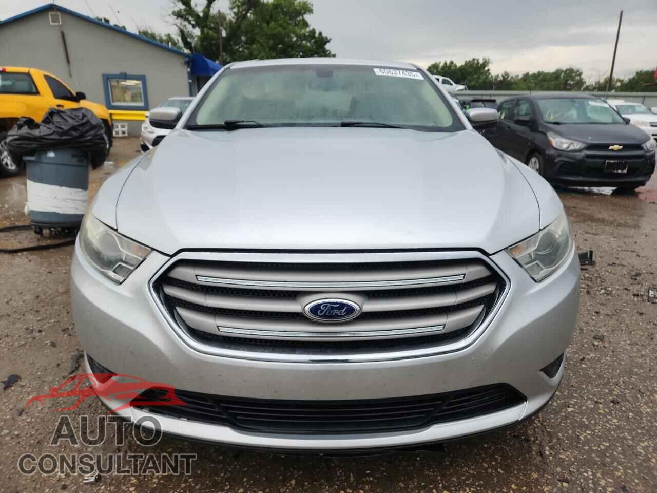 FORD TAURUS 2013 - 1FAHP2E82DG111340