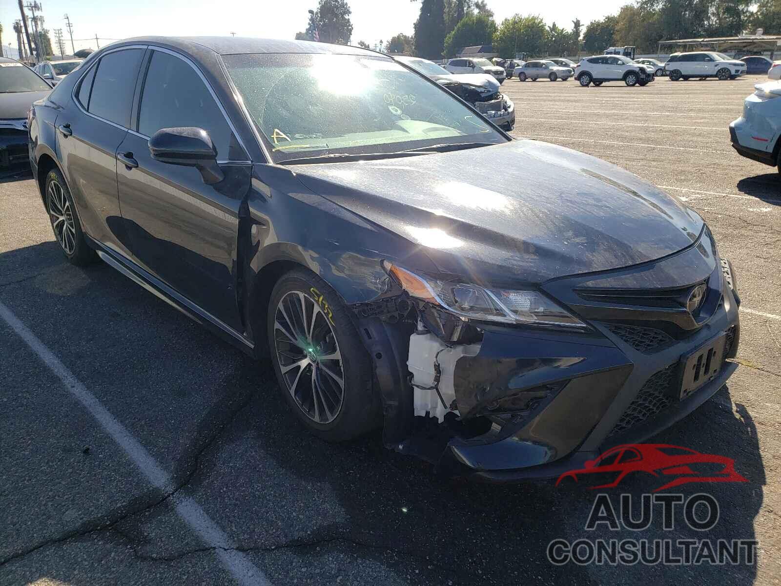 TOYOTA CAMRY 2018 - 4T1B11HK9JU663977