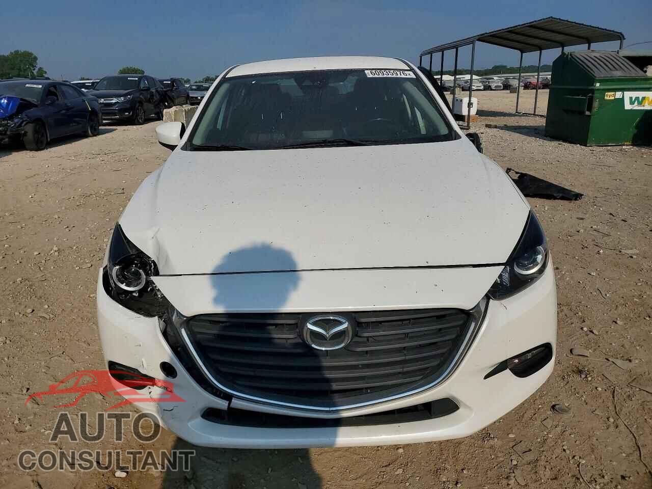 MAZDA 3 2017 - 3MZBN1V79HM135960