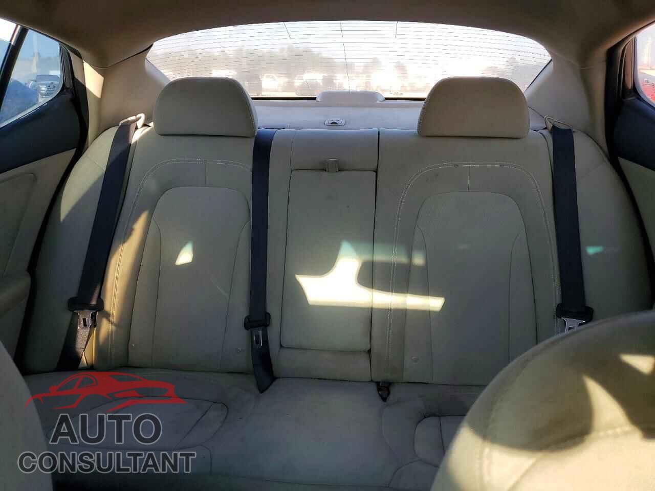 KIA OPTIMA 2011 - KNAGM4A70B5122401
