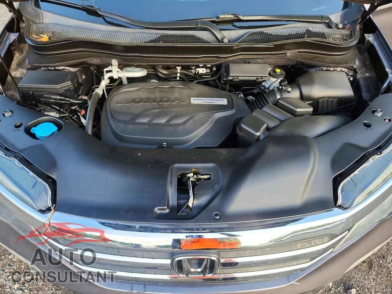 HONDA PILOT 2018 - 5FNYF6H55JB018100