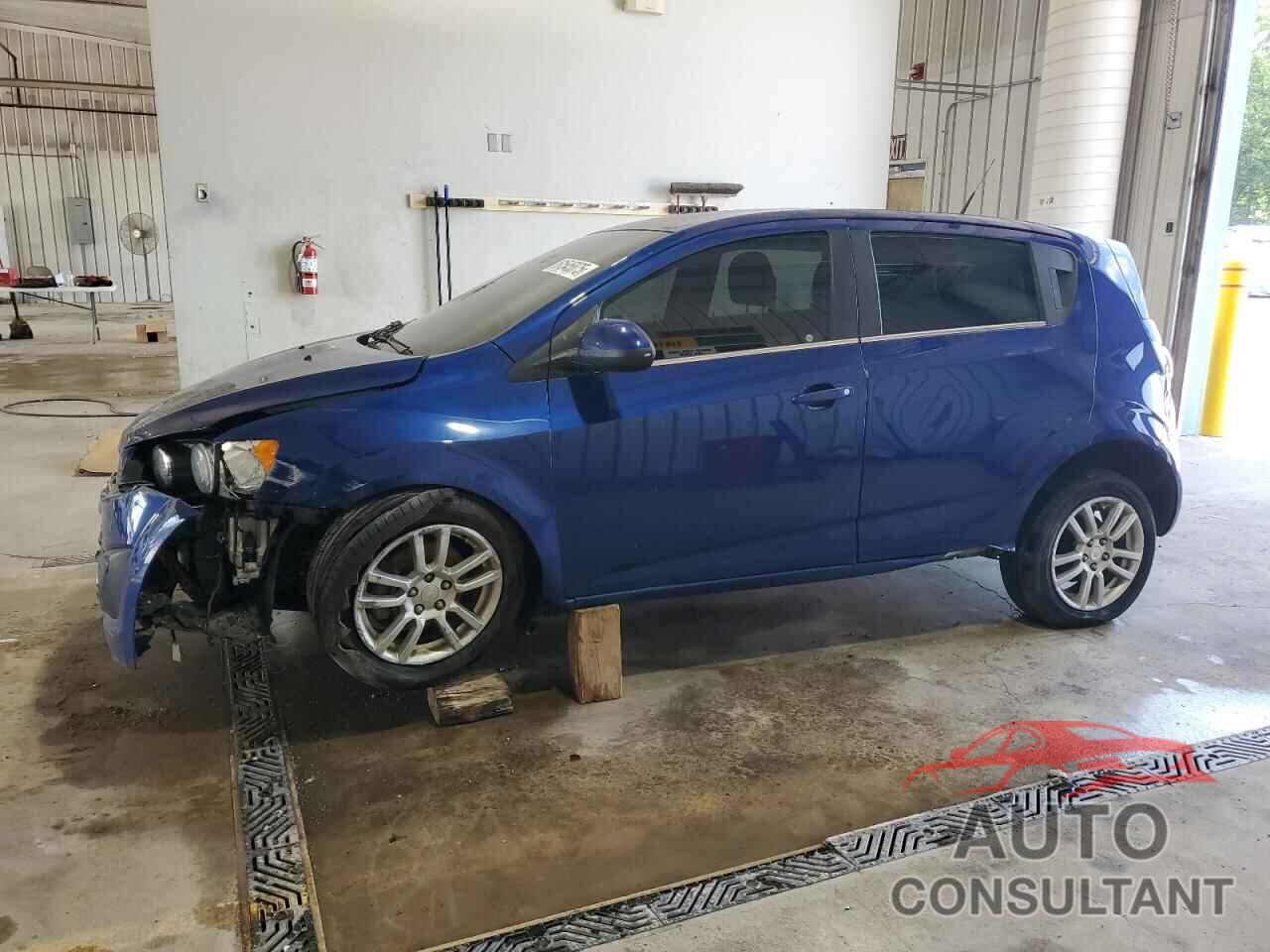 CHEVROLET SONIC 2013 - 1G1JC6SG2D4206047