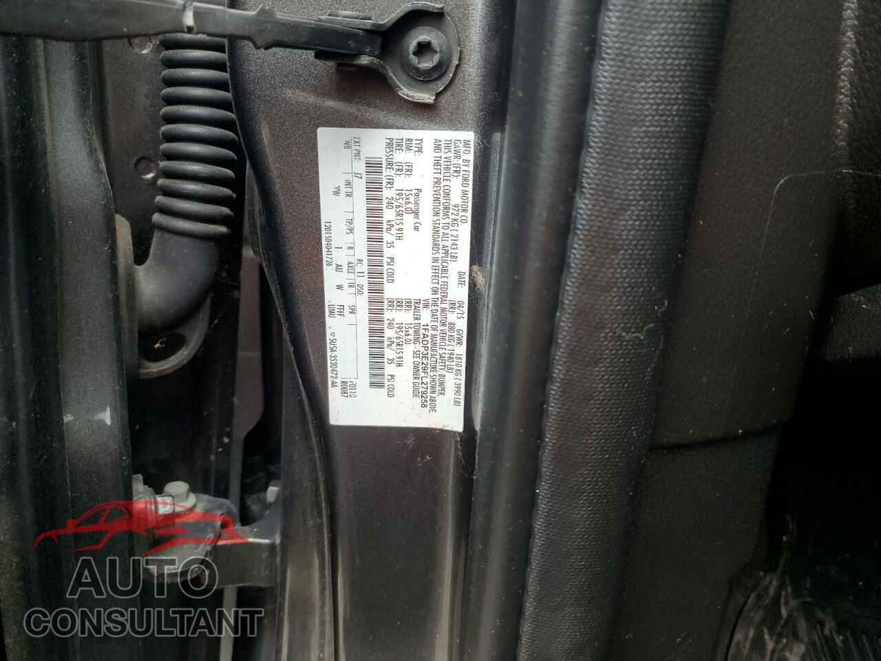 FORD FOCUS 2015 - 1FADP3E29FL279258