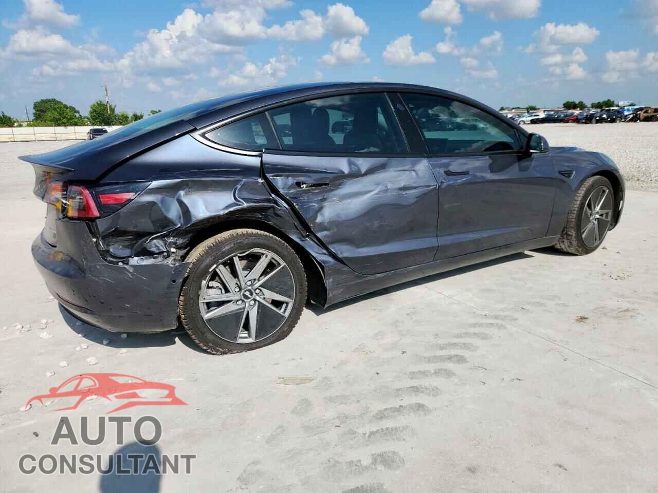 TESLA MODEL 3 2018 - 5YJ3E1EB0JF129079