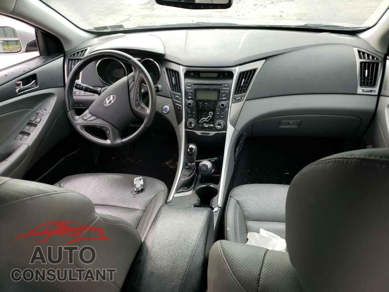 HYUNDAI SONATA 2012 - KMHEC4A48CA026345
