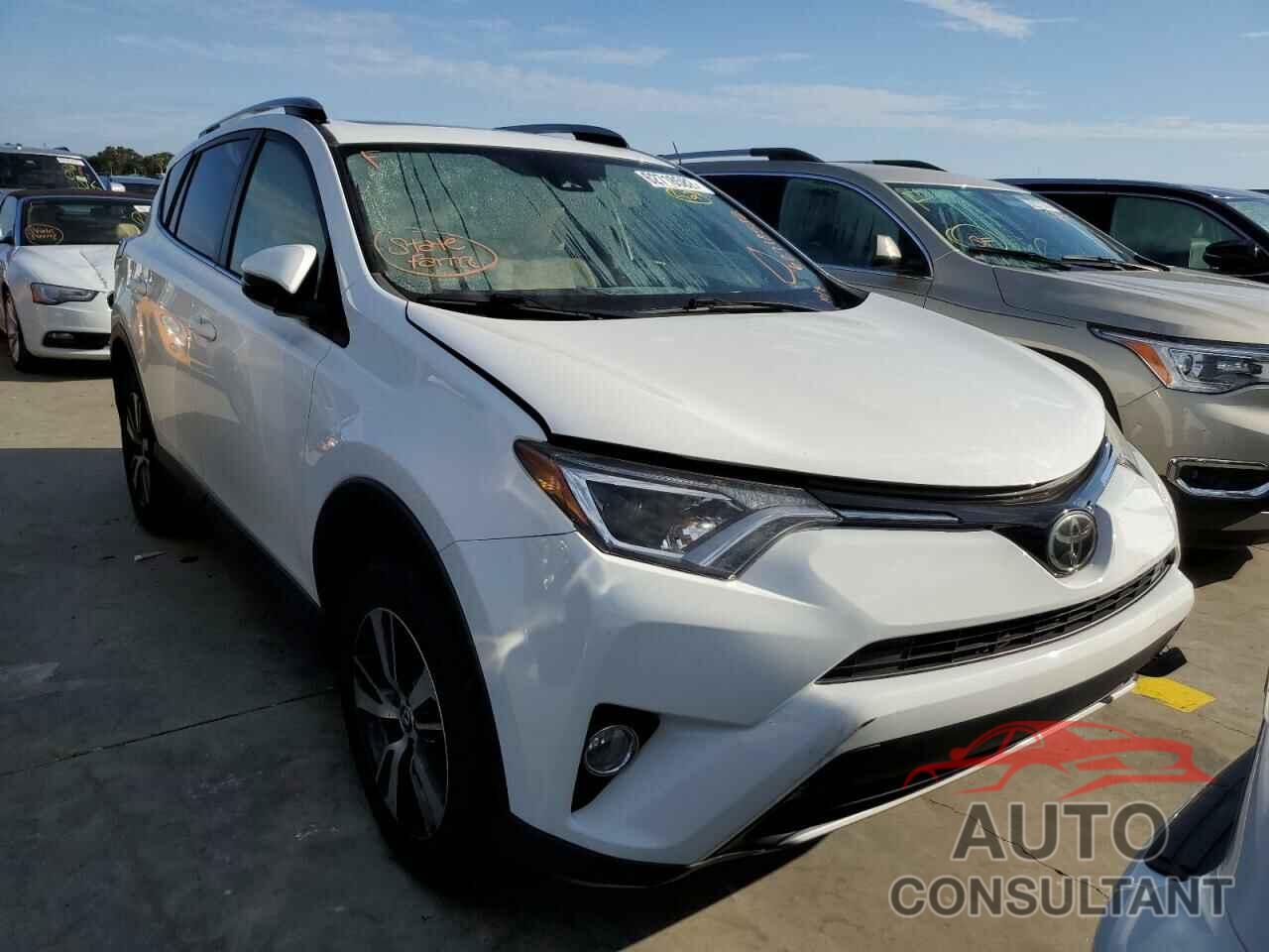 TOYOTA RAV4 2017 - JTMWFREV7HJ113628