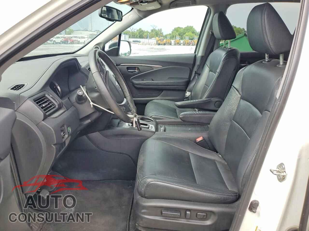 HONDA PILOT 2018 - 5FNYF5H51JB016452
