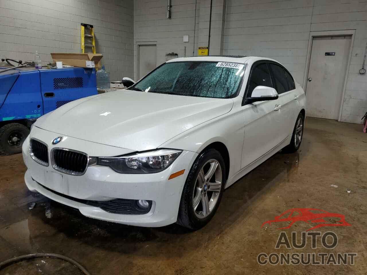 BMW 3 SERIES 2013 - WBA3C3C5XDF982732