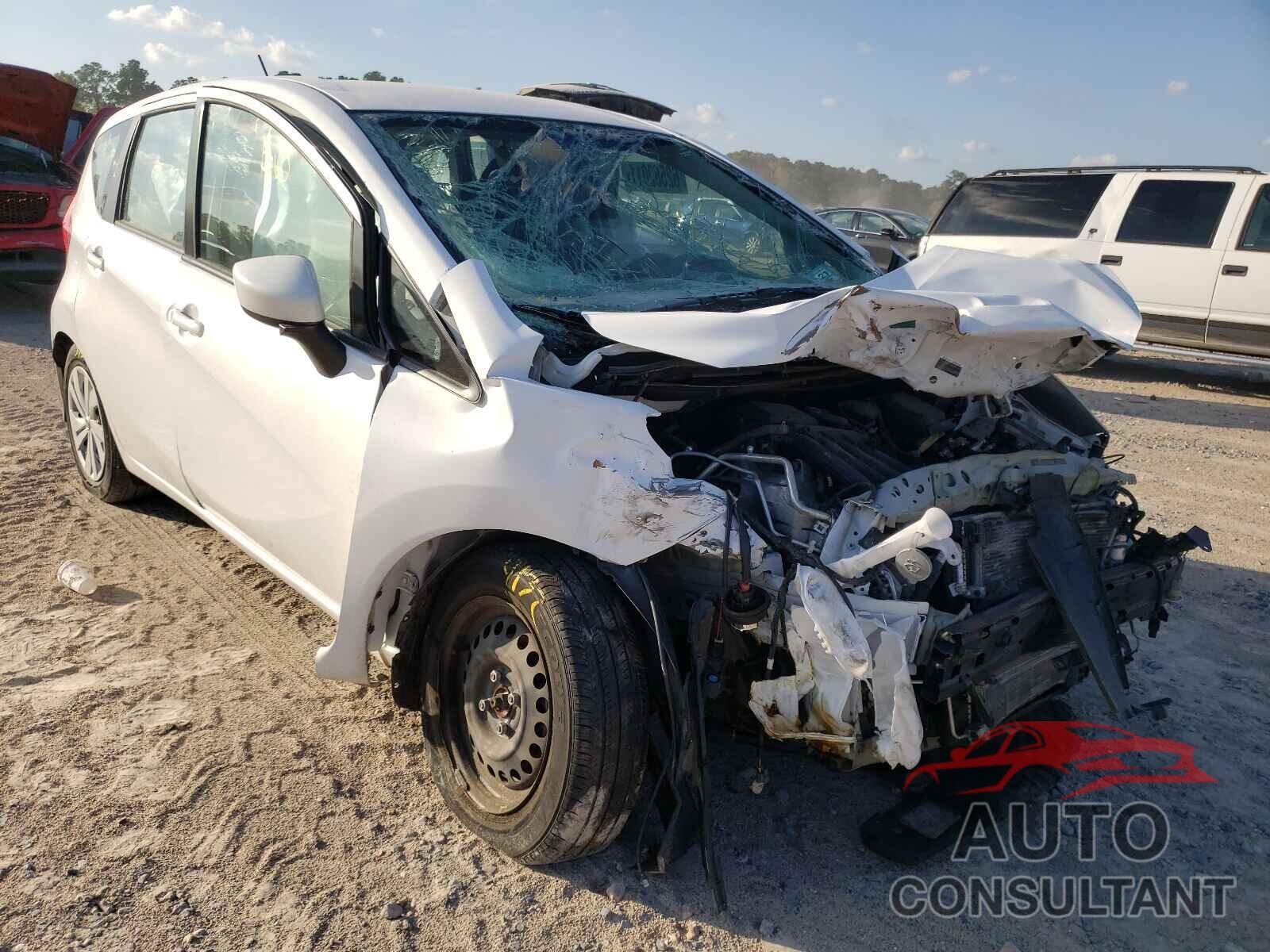 NISSAN VERSA 2018 - 3N1CE2CP0JL354031