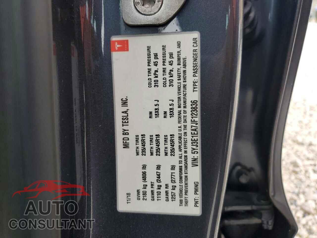 TESLA MODEL 3 2018 - 5YJ3E1EA7JF123836