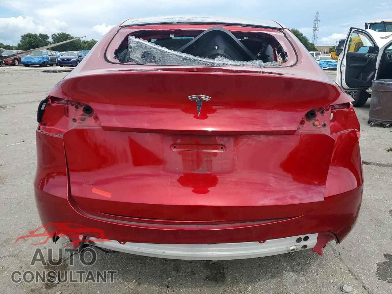TESLA MODEL Y 2024 - 7SAYGDED1RF090150