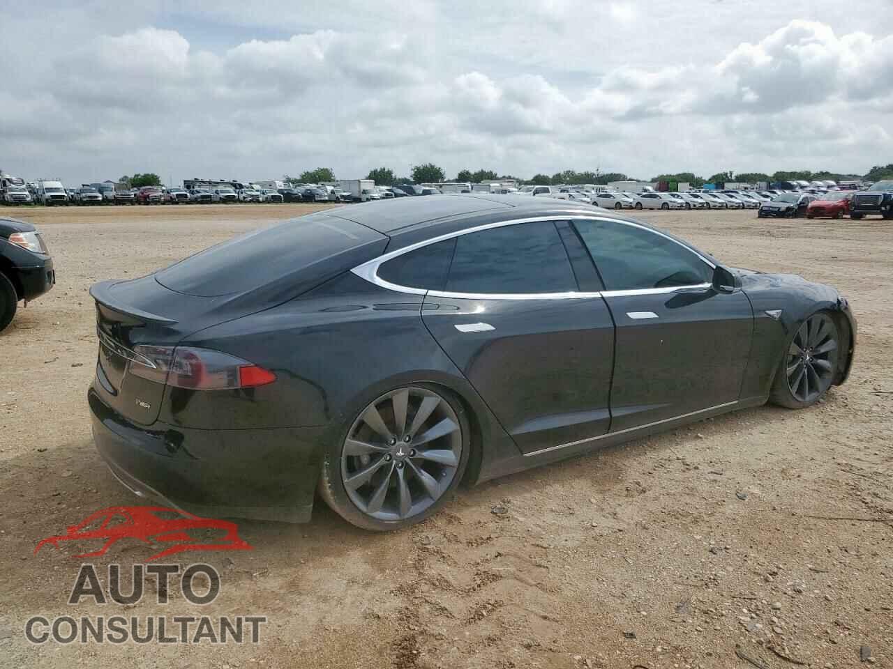 TESLA MODEL S 2013 - 5YJSA1CP2DFP13199