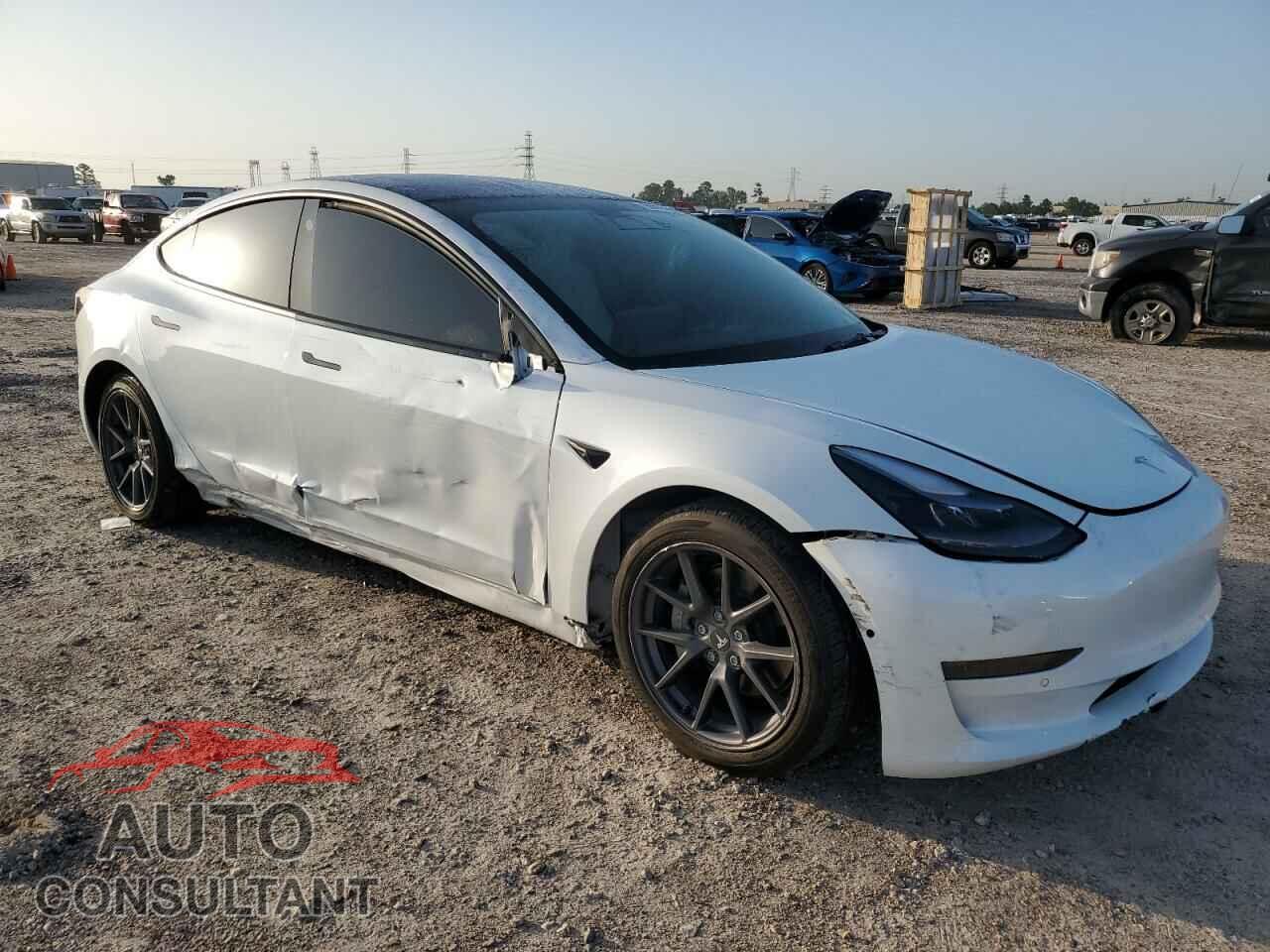 TESLA MODEL 3 2022 - 5YJ3E1EA2NF240259