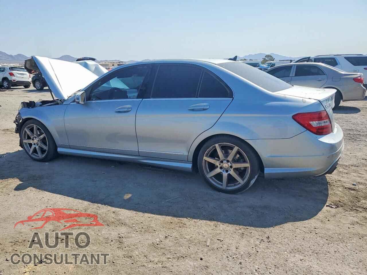 MERCEDES-BENZ C-CLASS 2013 - WDDGF4HB6DR273431