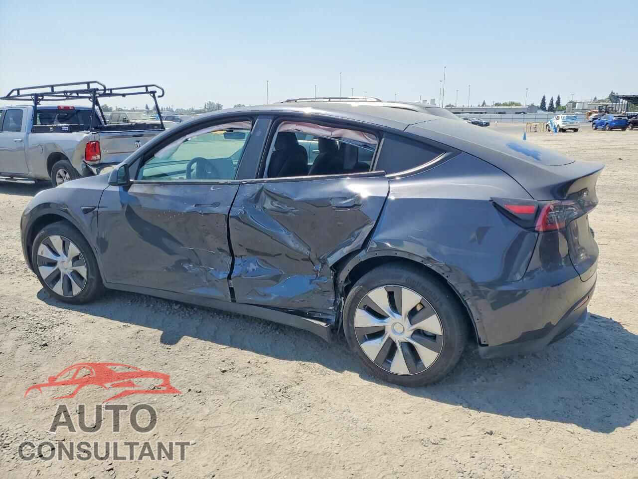 TESLA MODEL Y 2024 - 7SAYGDEE5RF059248