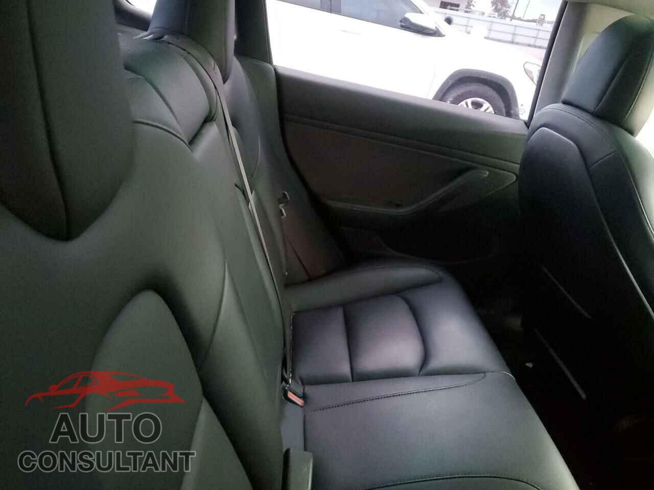 TESLA MODEL 3 2018 - 5YJ3E1EB4JF105447