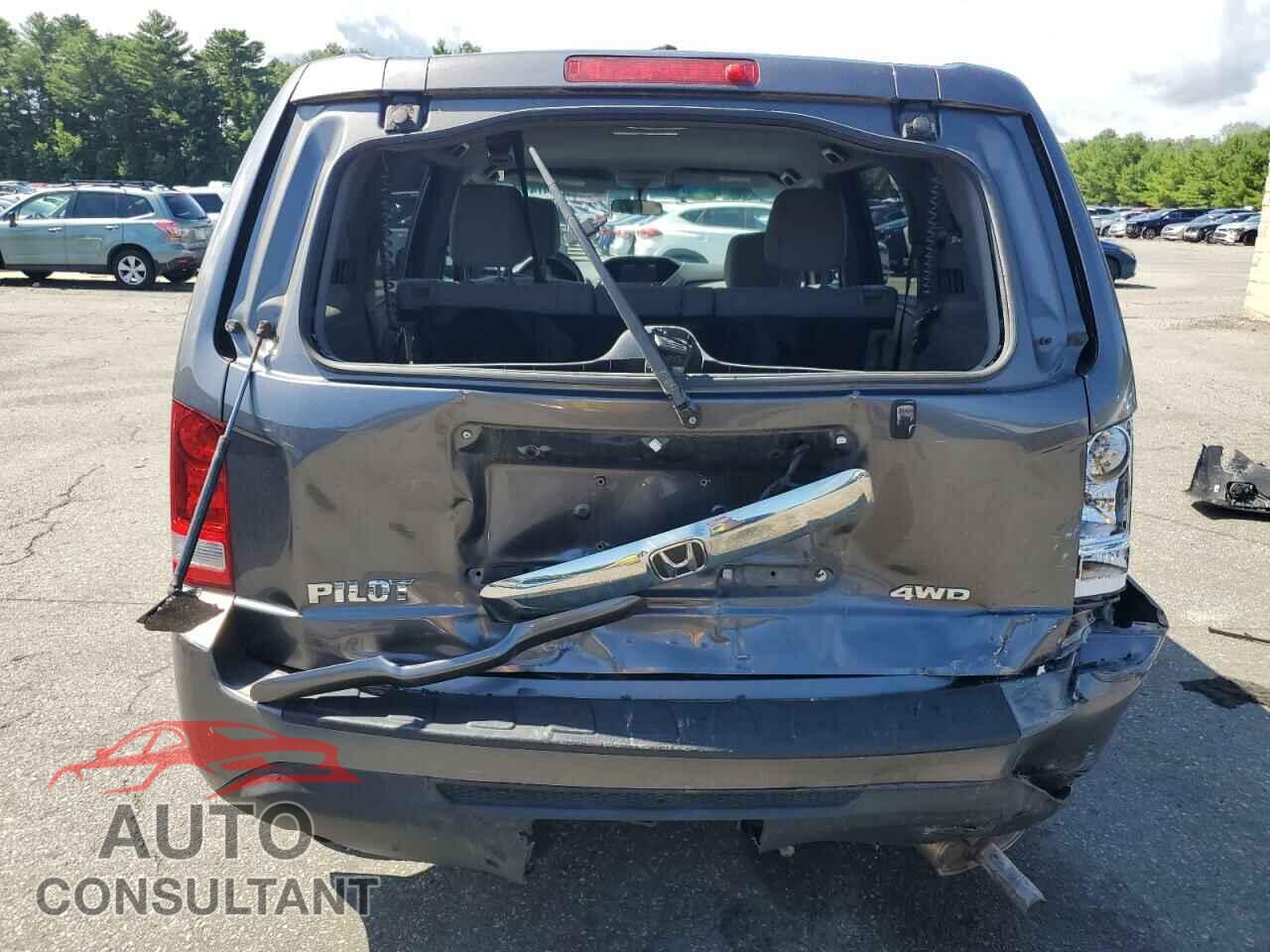 HONDA PILOT 2015 - 5FNYF4H23FB005332
