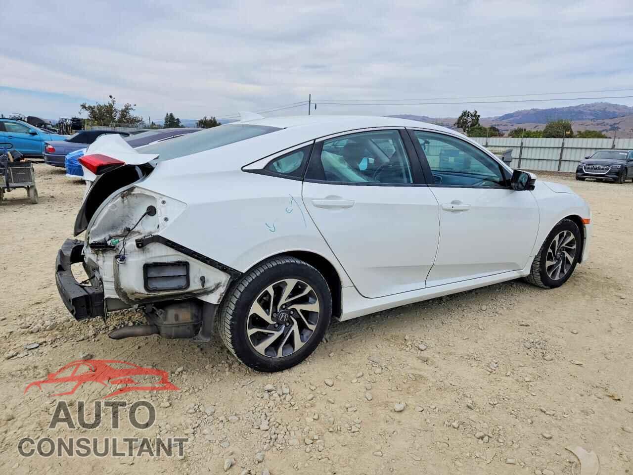 HONDA CIVIC 2018 - 2HGFC2F74JH501215