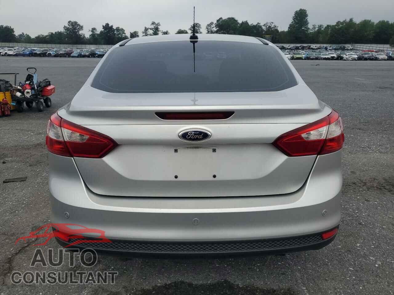 FORD FOCUS 2014 - 1FADP3F2XEL309977