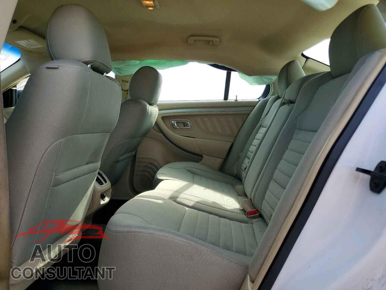 FORD TAURUS 2017 - 1FAHP2D83HG130065