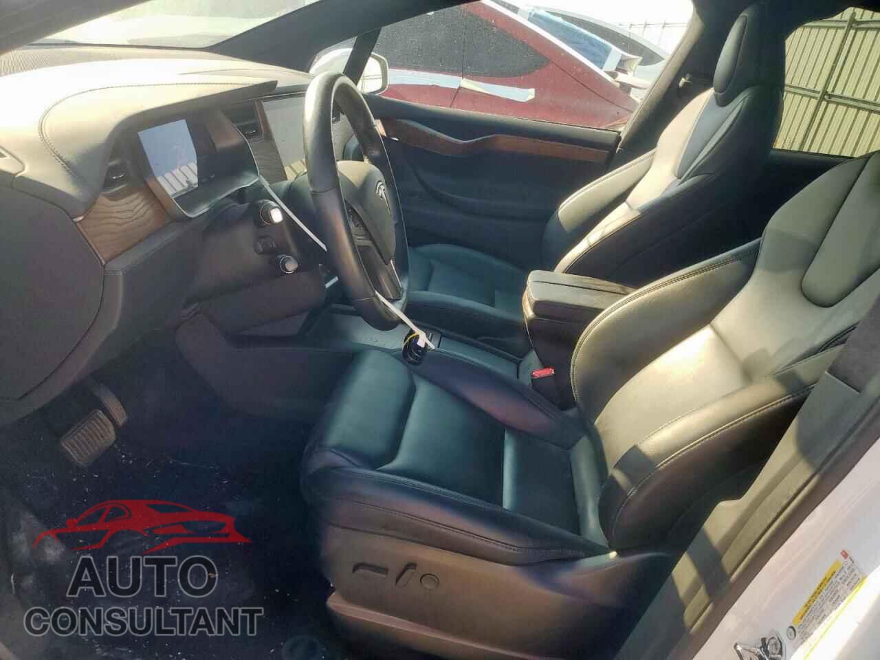 TESLA MODEL X 2020 - 5YJXCBE28LF268358