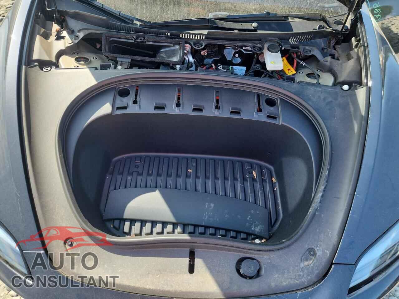 TESLA MODEL 3 2024 - 5YJ3E1EA4RF772523