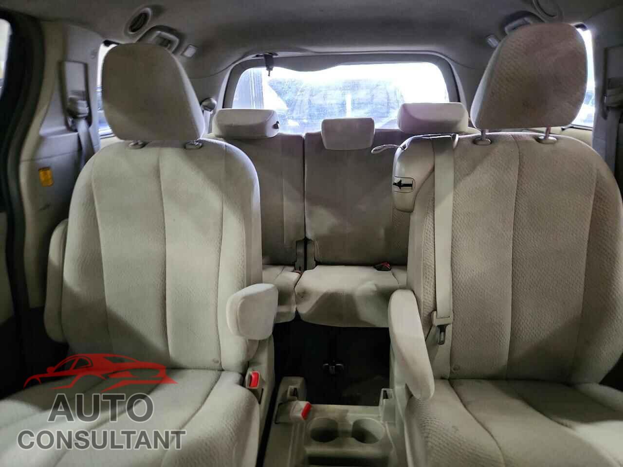 TOYOTA SIENNA 2013 - 5TDKK3DC8DS293383