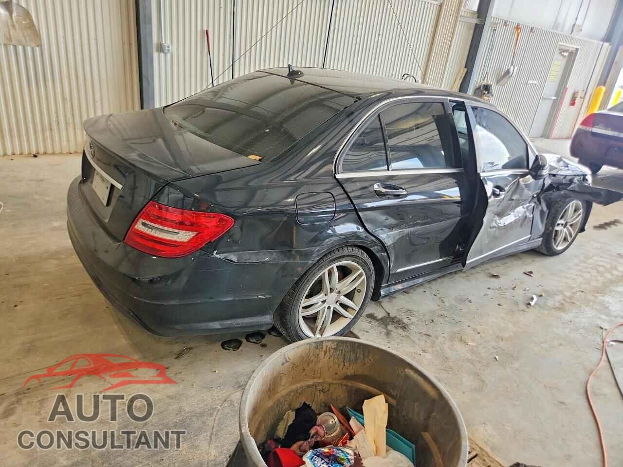MERCEDES-BENZ C-CLASS 2014 - WDDGF4HB9EA962640