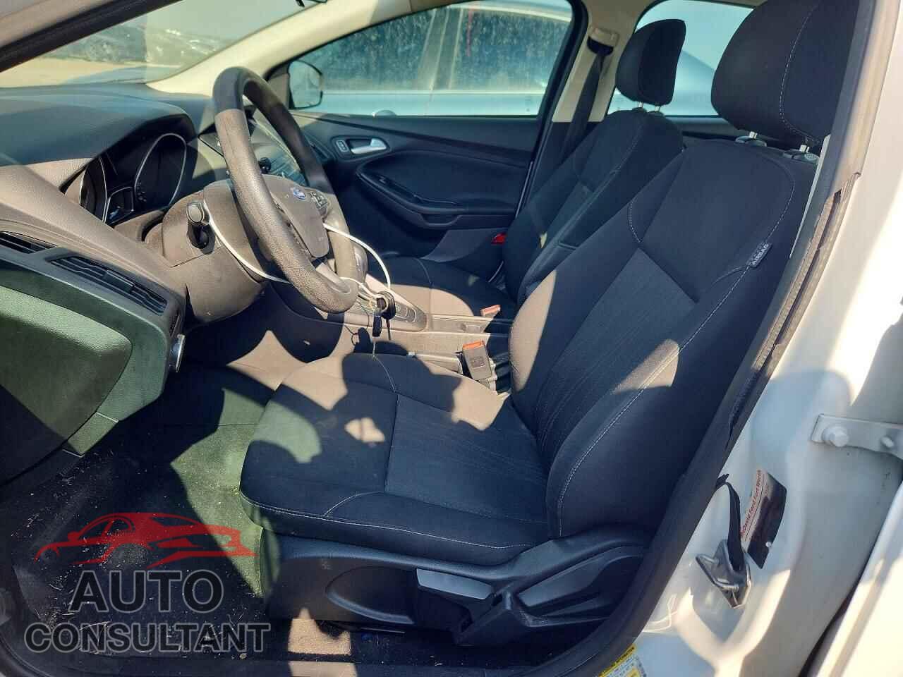 FORD FOCUS 2018 - 1FADP3F26JL210549
