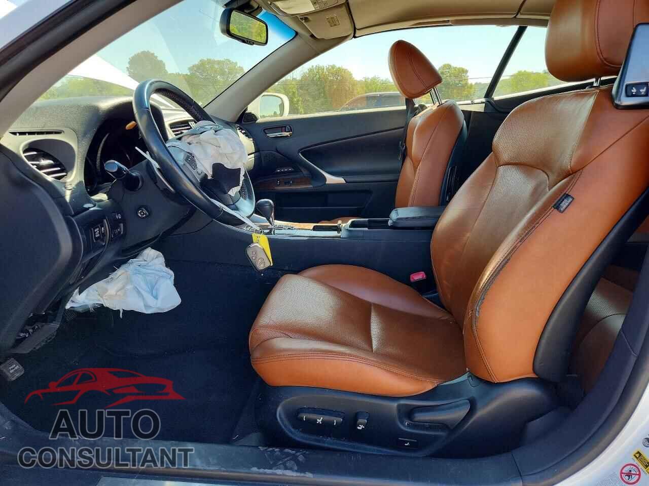 LEXUS IS 2013 - JTHFF2C29D2528761