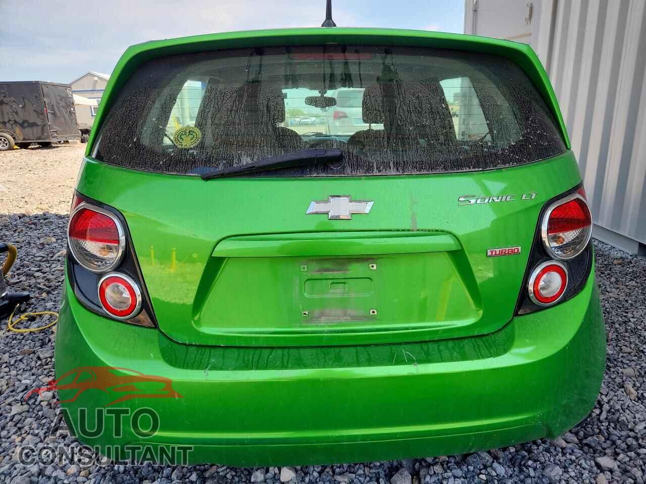 CHEVROLET SONIC 2014 - 1G1JC6SB4E4237127
