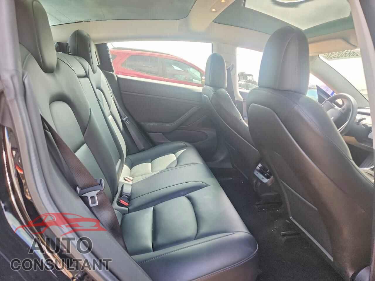TESLA MODEL 3 2019 - 5YJ3E1EB8KF451308