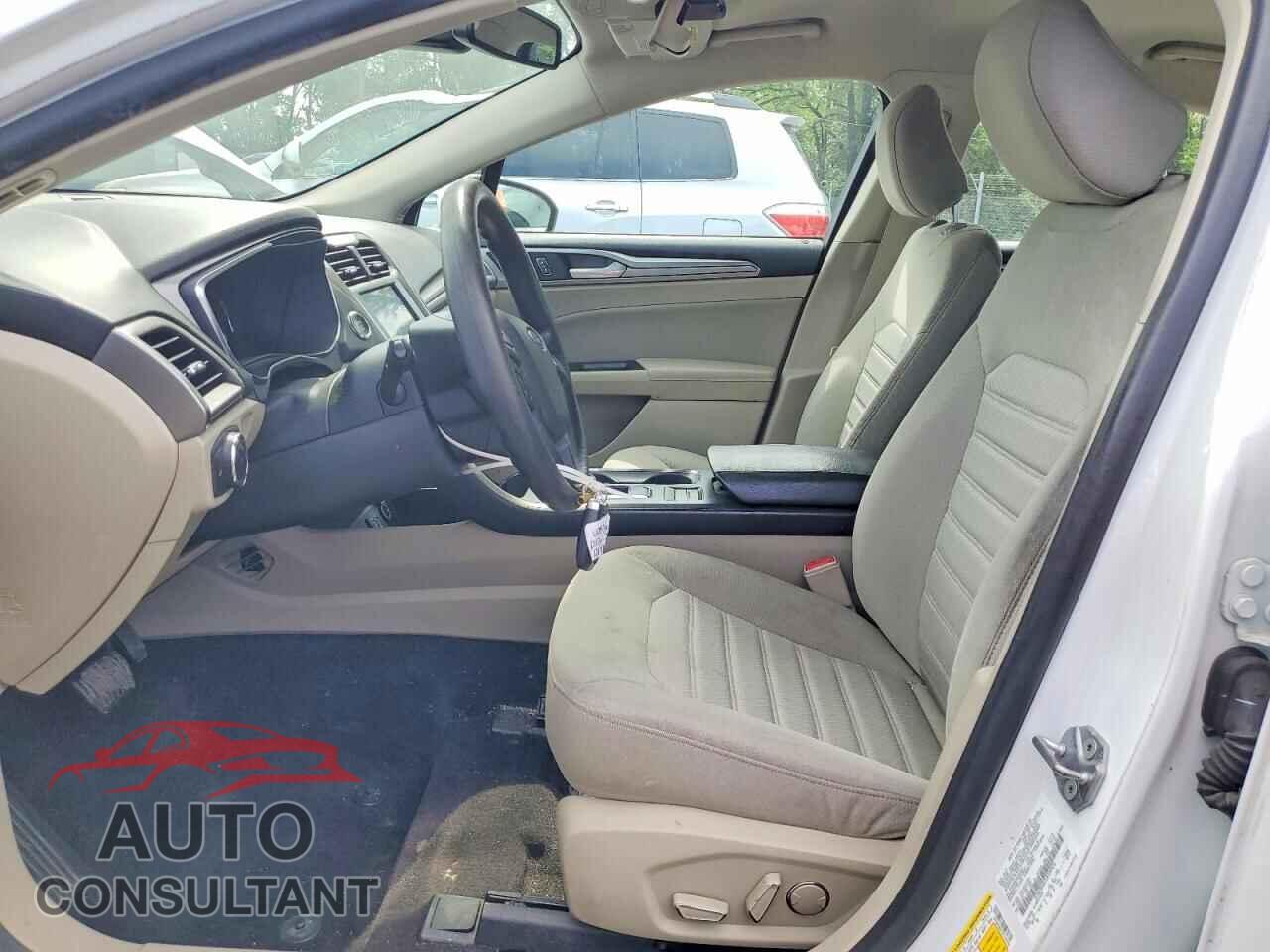 FORD FUSION 2020 - 3FA6P0HD7LR104976