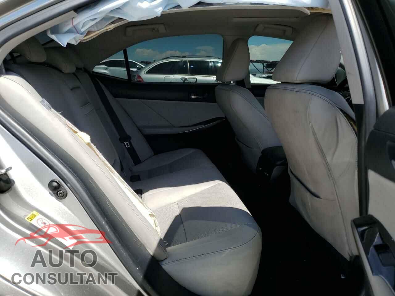 LEXUS IS 2016 - JTHBA1D29G5032528