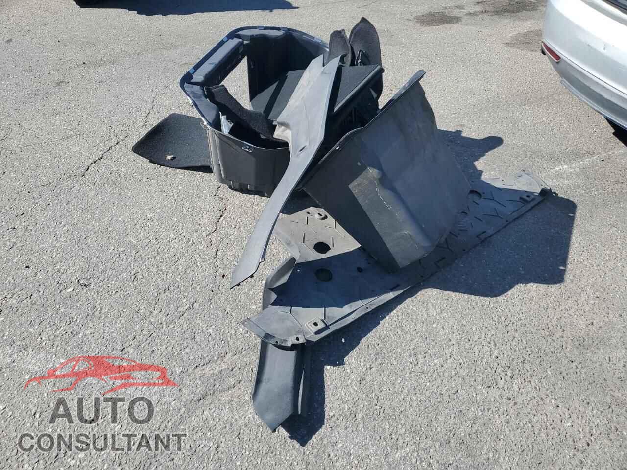 TESLA MODEL S 2012 - 5YJSA1CN9CFP02505