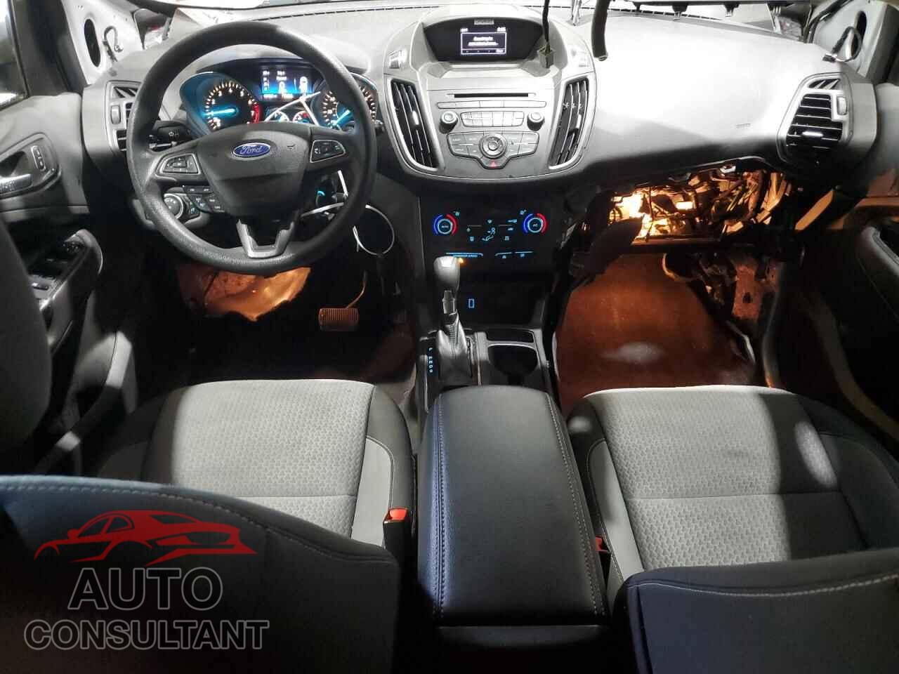 FORD ESCAPE 2017 - 1FMCU9G94HUB71103