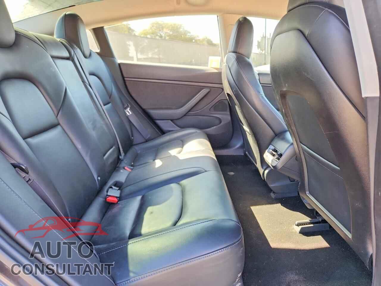 TESLA MODEL 3 2018 - 5YJ3E1EA7JF157808