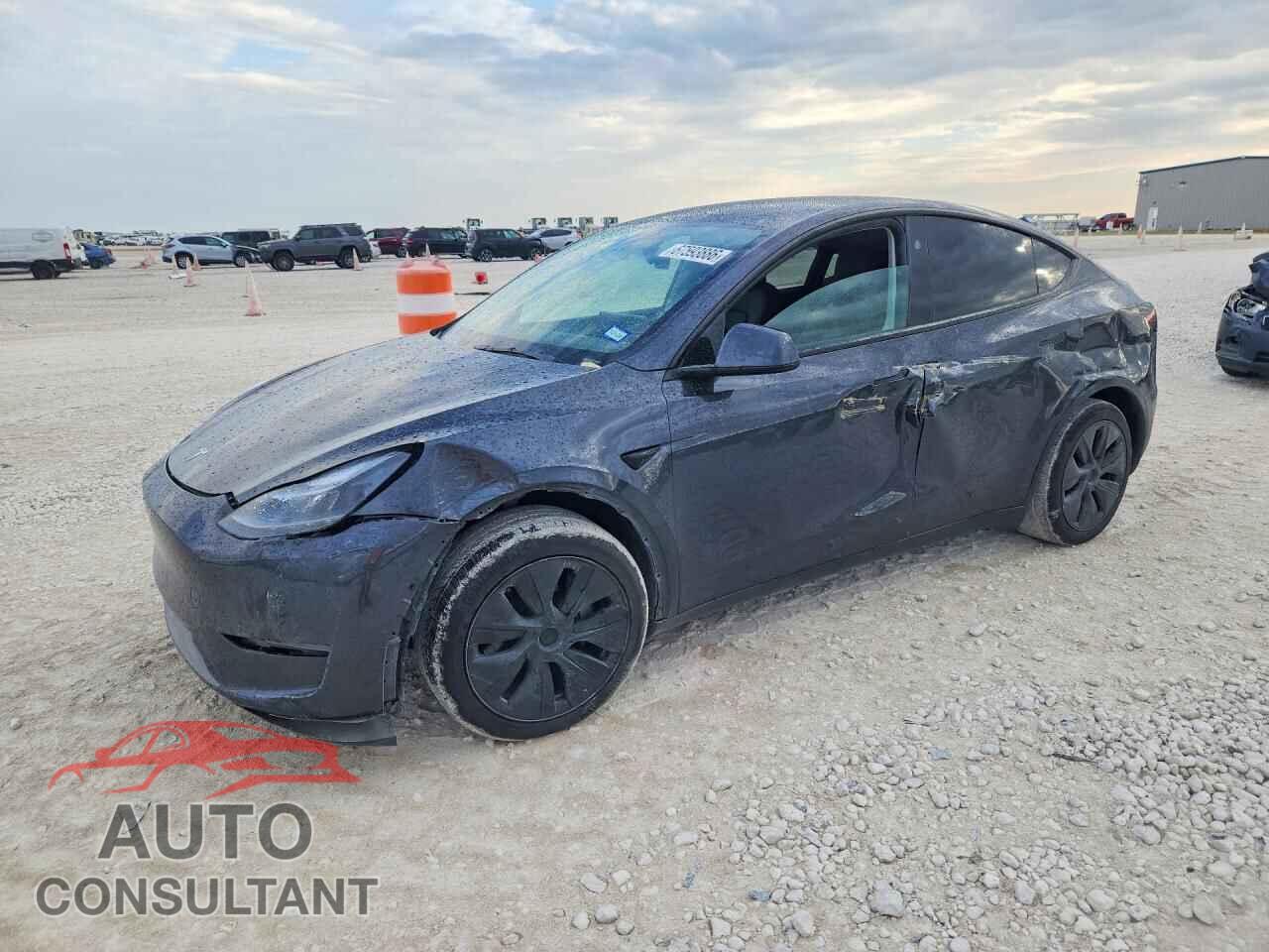 TESLA MODEL Y 2025 - 7SAYGDED5SA338712