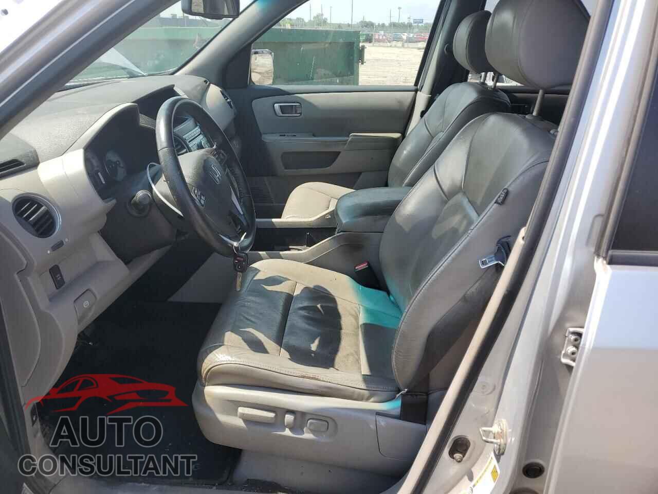 HONDA PILOT 2011 - 5FNYF4H51BB031688