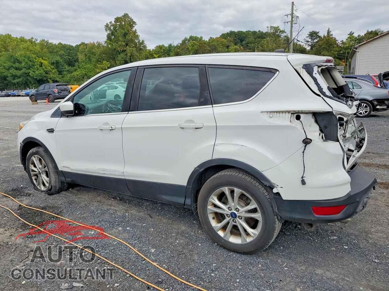 FORD ESCAPE 2017 - 1FMCU9G90HUE83712