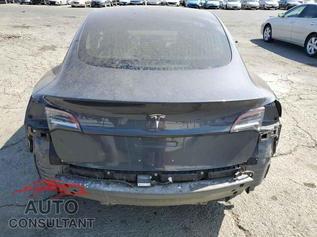 TESLA MODEL 3 2018 - 5YJ3E1EA4JF154817