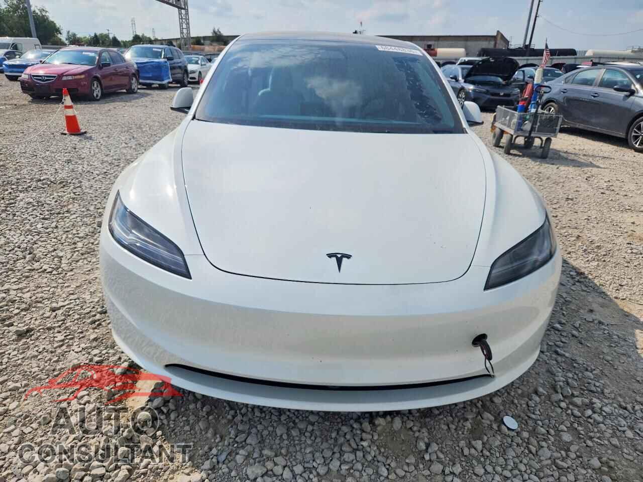 TESLA MODEL 3 2026 - 5YJ3E1EAXTF215638