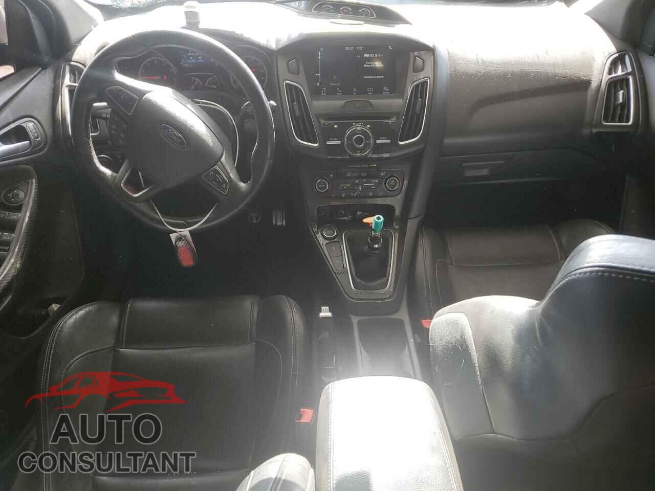 FORD FOCUS 2016 - 1FADP3L93GL221597