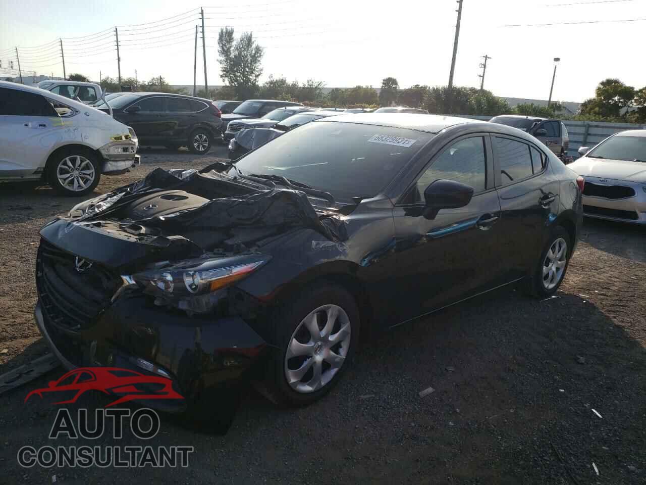 MAZDA 3 2018 - 3MZBN1U76JM164856