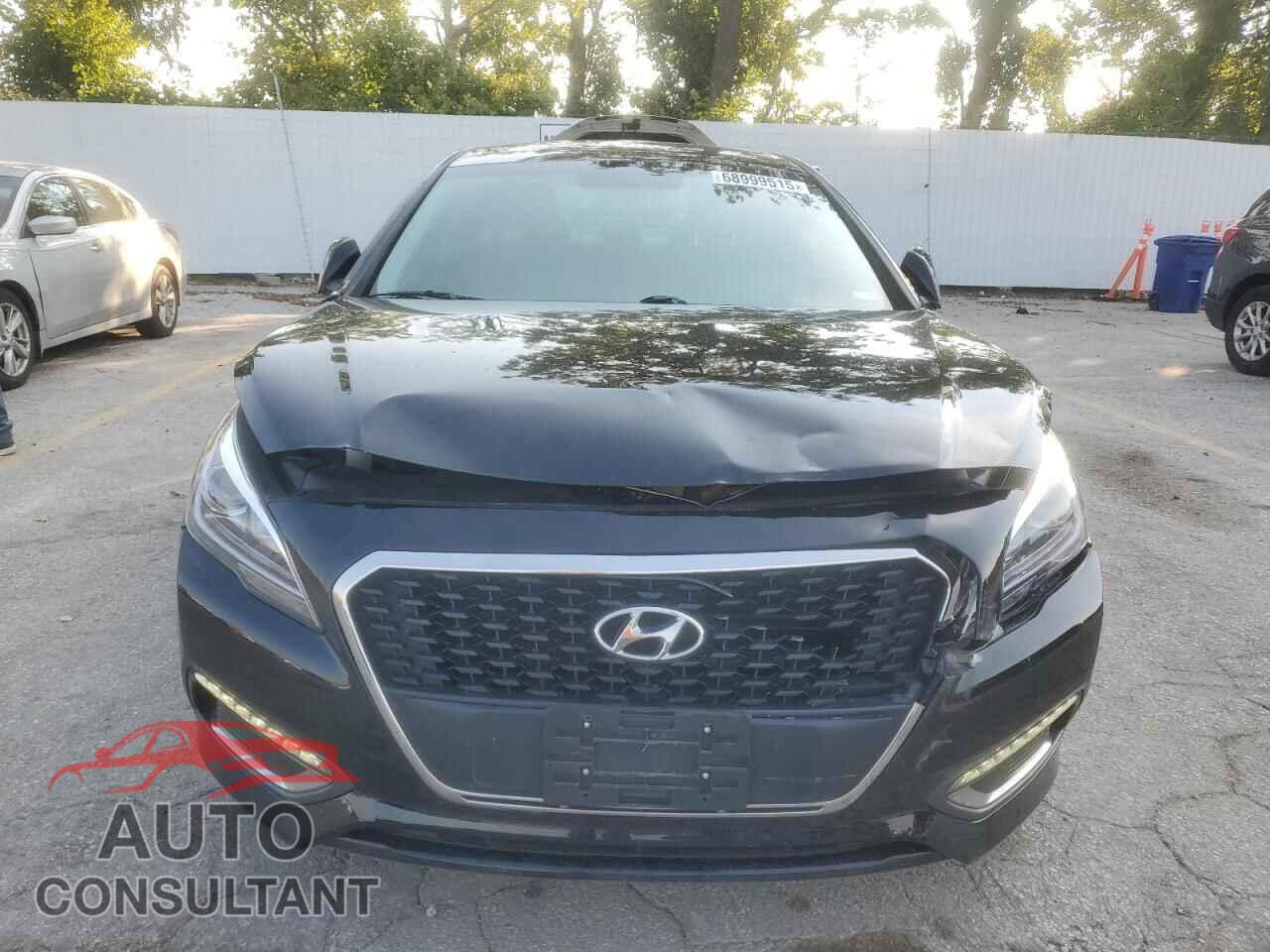 HYUNDAI SONATA 2017 - KMHE24L19HA048075