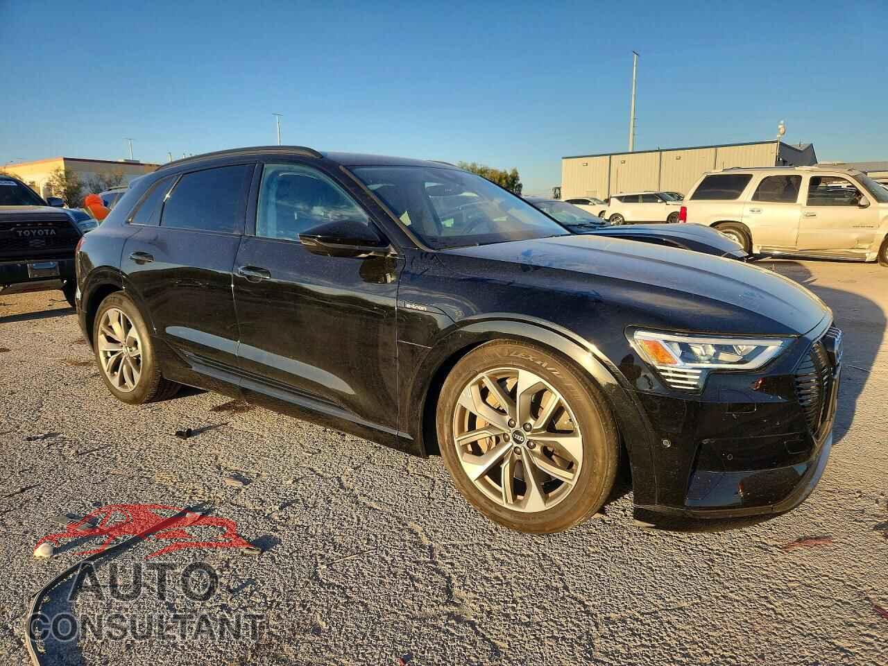 AUDI E-TRON 2021 - WA1LAAGE5MB036983