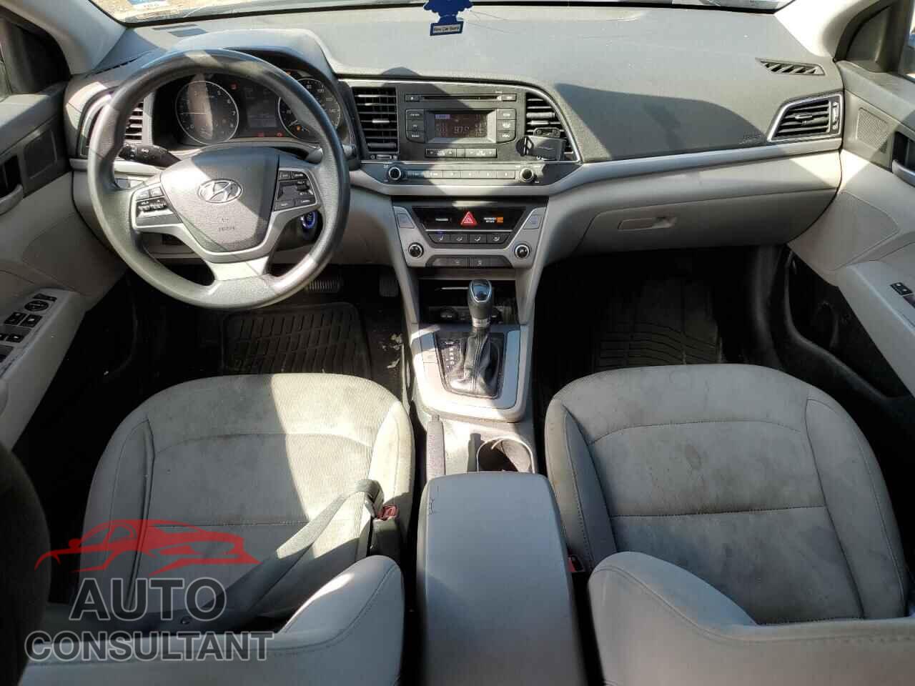 HYUNDAI ELANTRA 2017 - 5NPD74LF6HH193807