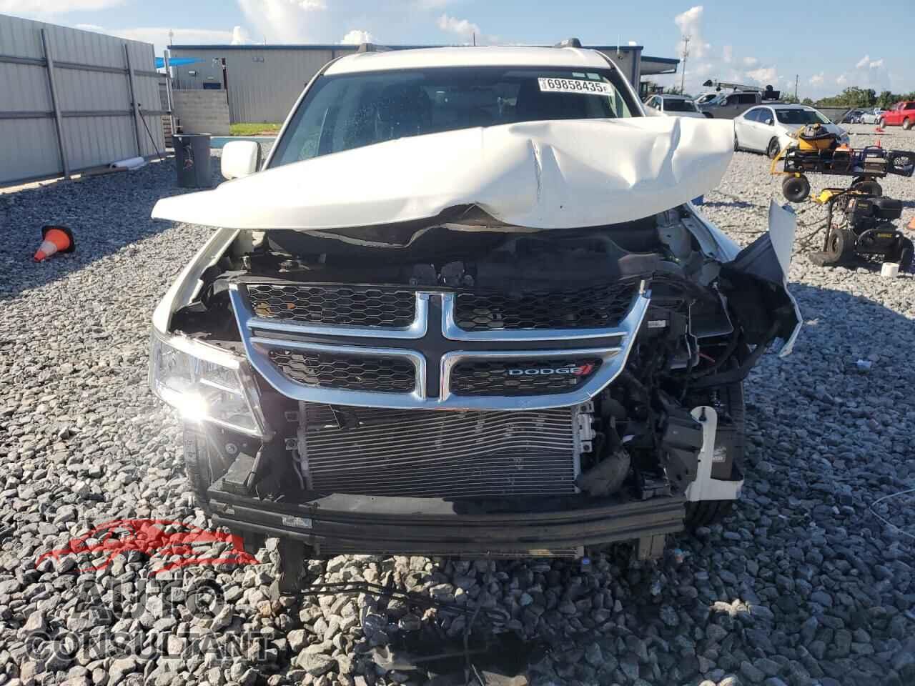 DODGE JOURNEY 2017 - 3C4PDCBB3HT608032